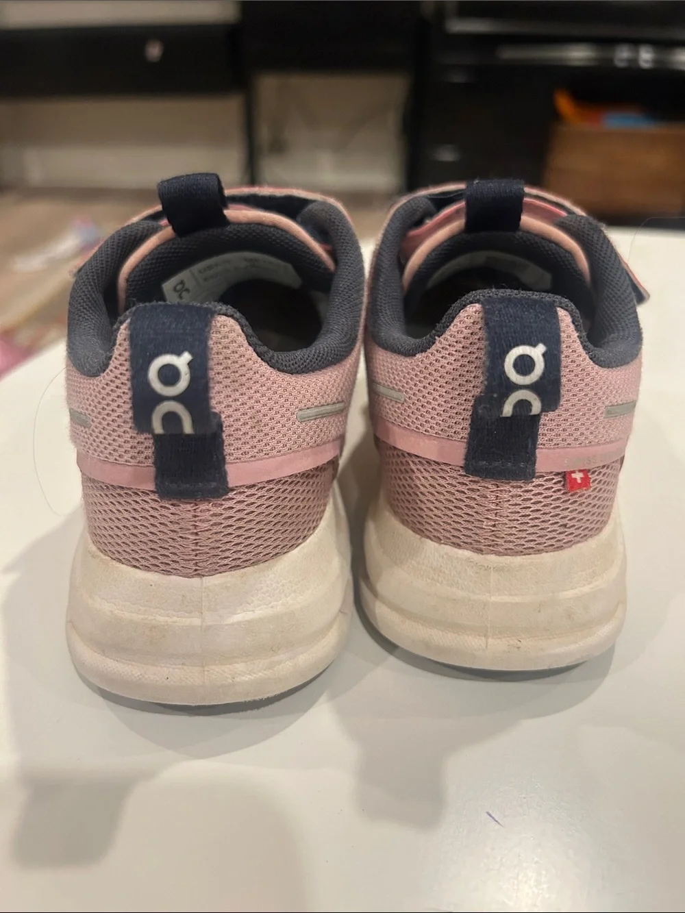 On Running Kids Pink Mesh Sneakers with Hook-and-Loop Strap